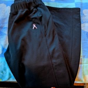 Women's size Large Under armour sweat pants
